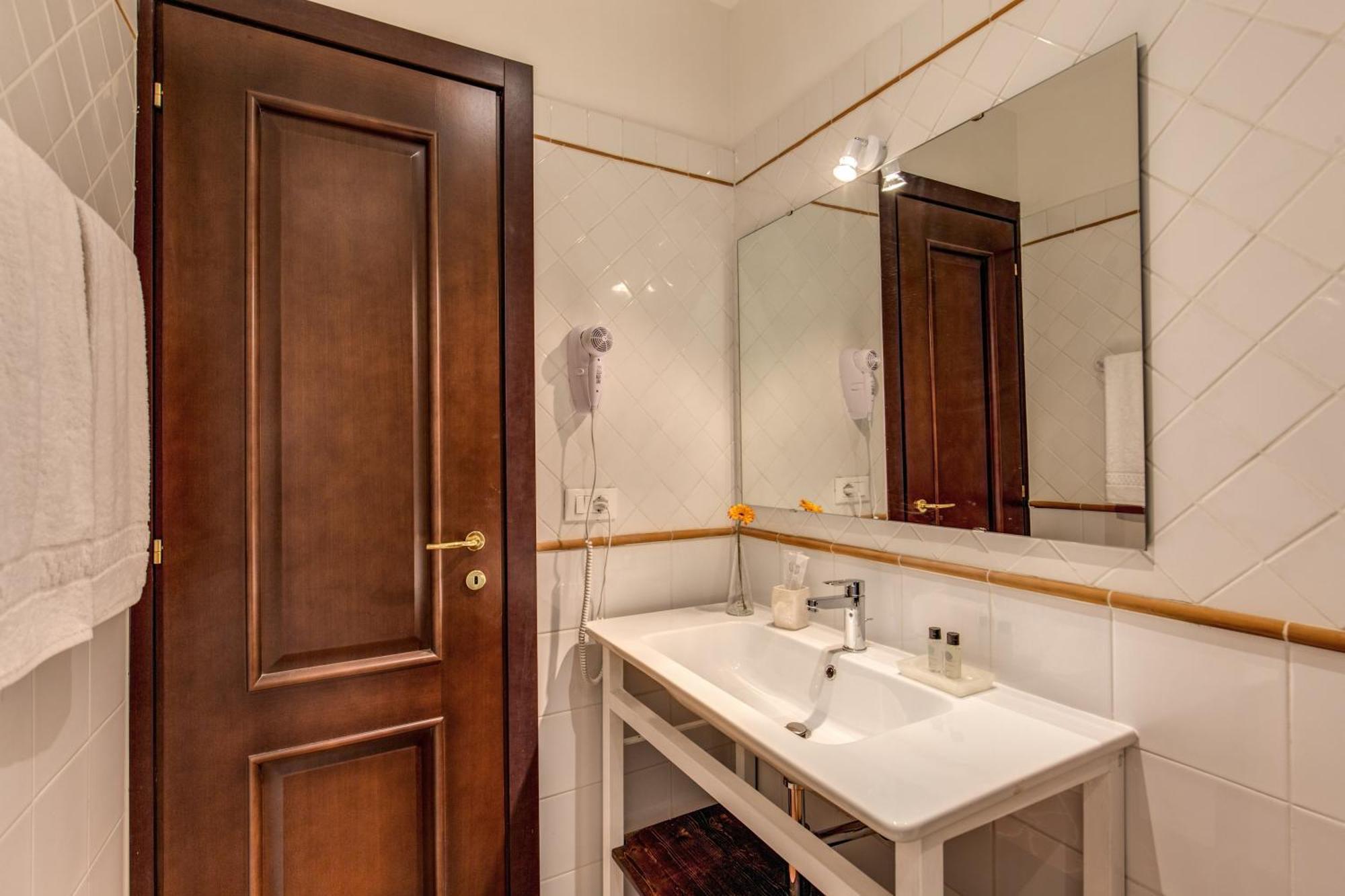 Piccolo Trevi Suites Rome Kamer foto